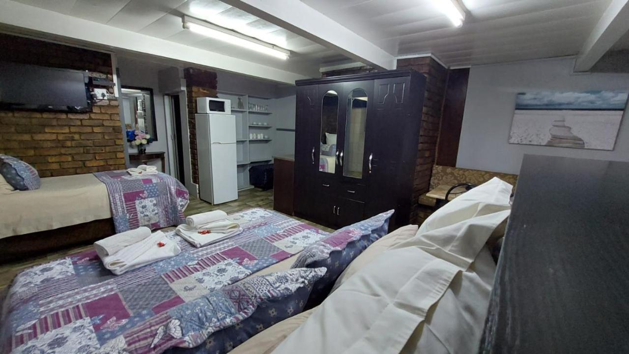 Gemstone Guest House クラークスドープ エクステリア 写真