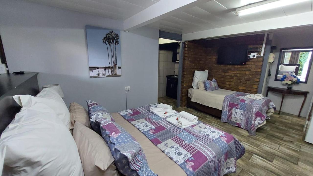 Gemstone Guest House クラークスドープ エクステリア 写真