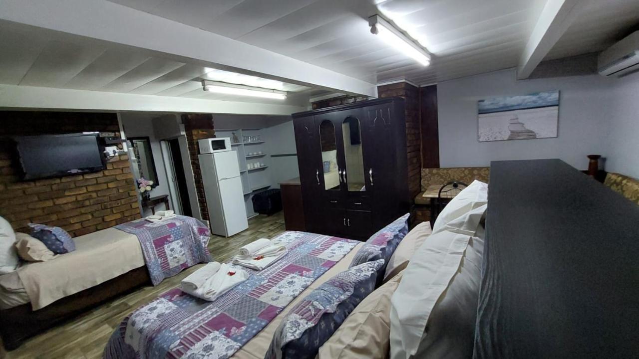 Gemstone Guest House クラークスドープ エクステリア 写真